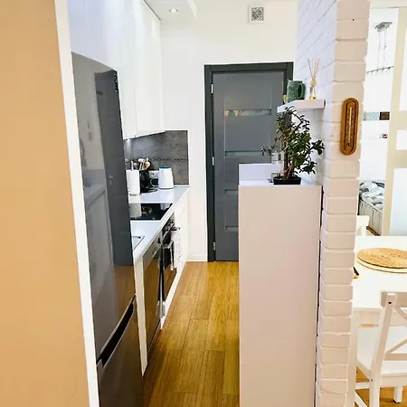 アパート 100m Od Plazy *