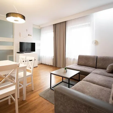 アパート 100m Od Plazy *